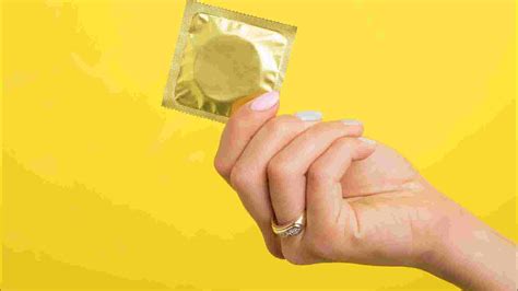 Blowjob ohne Kondomschlucken gegen Aufpreis Hure Dampremy